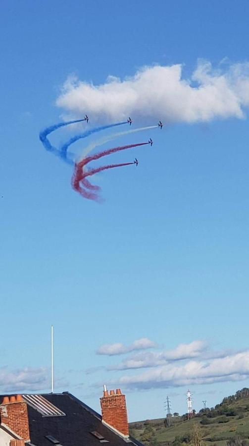 Appartement F2 Centre-Ville Issoire Avec Jolie Vue المظهر الخارجي الصورة