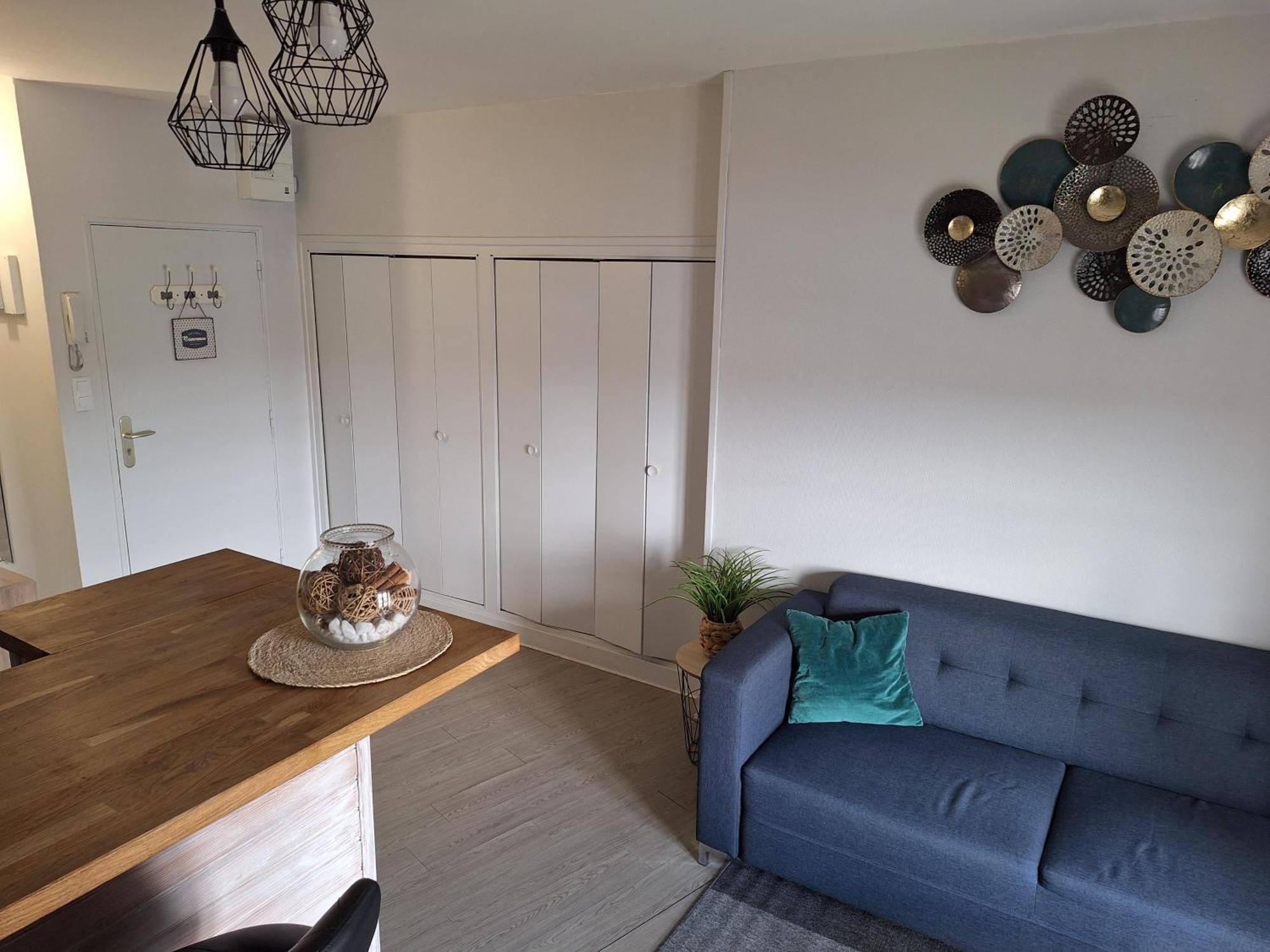 Appartement F2 Centre-Ville Issoire Avec Jolie Vue المظهر الخارجي الصورة