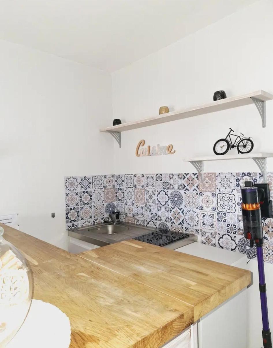 Appartement F2 Centre-Ville Issoire Avec Jolie Vue المظهر الخارجي الصورة